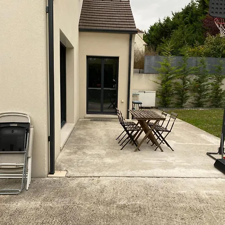 Confortable Et Cosy A 20 Minutes De Paris Homestay